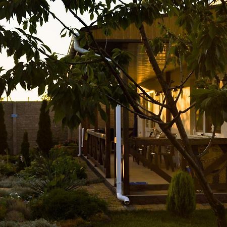 Hotel Три Кошки Tschornomorske Exterior foto