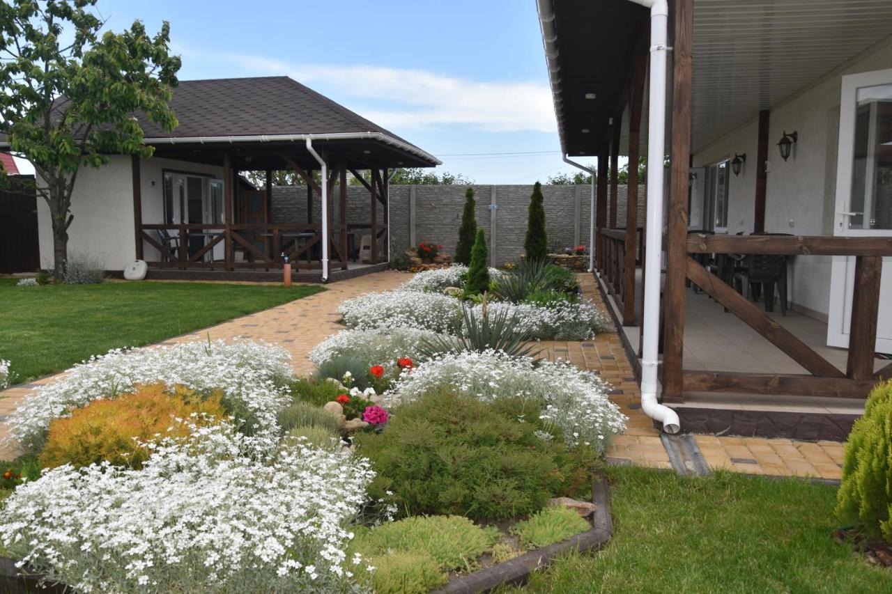 Hotel Три Кошки Tschornomorske Exterior foto
